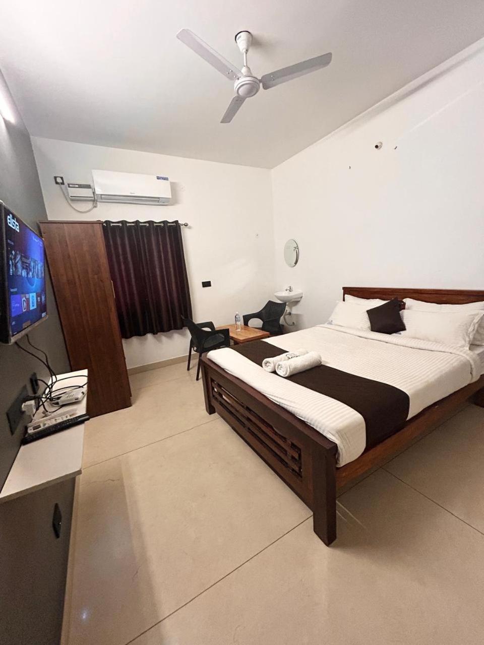 The Ocean Grand Hotel Puducherry Eksteriør billede