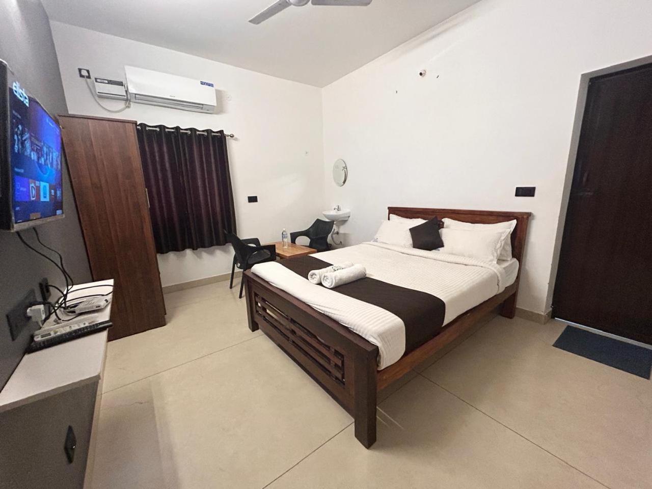 The Ocean Grand Hotel Puducherry Eksteriør billede